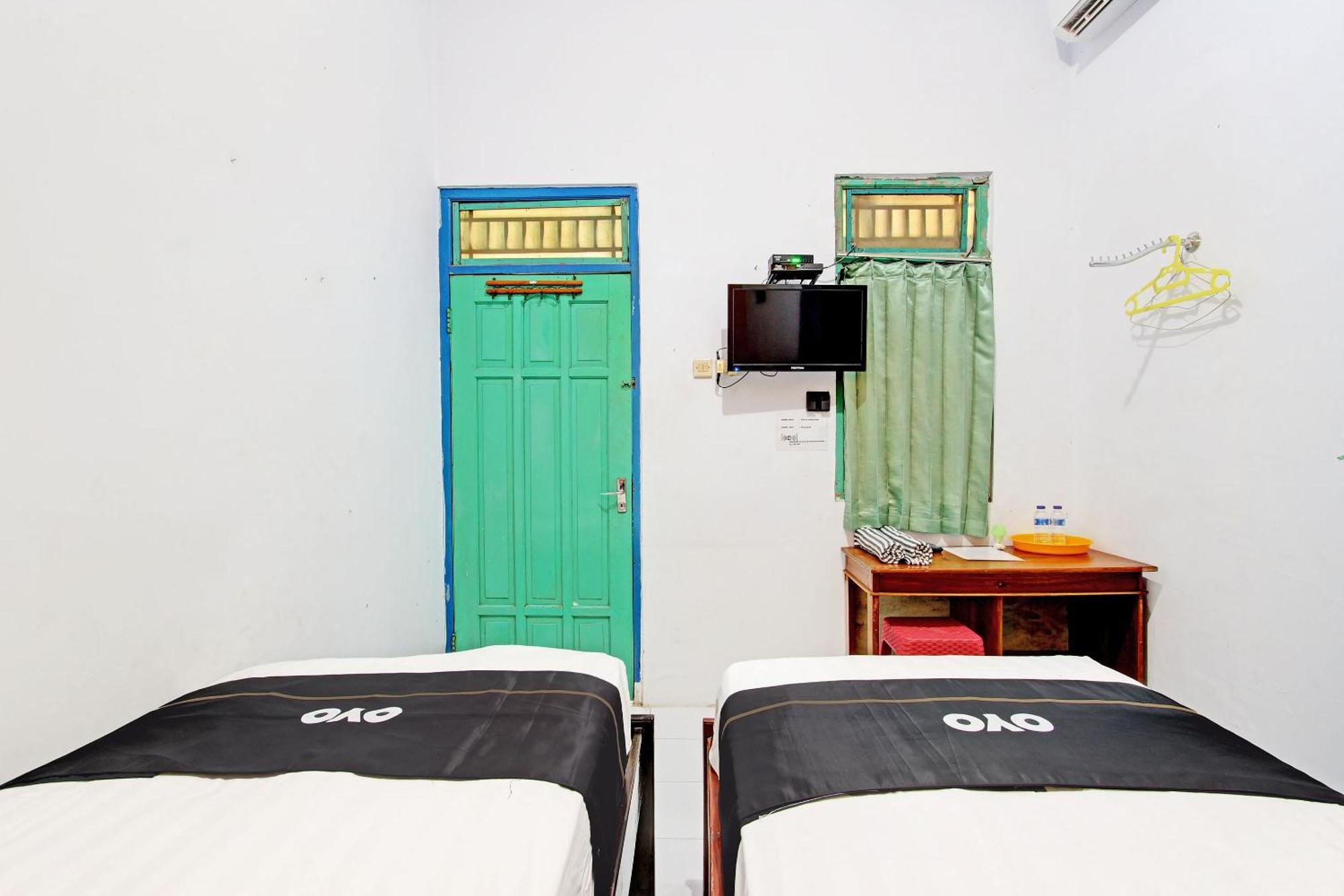Capital O 92929 Hotel New Tirta Kencana Syariah Tegal  Exterior foto