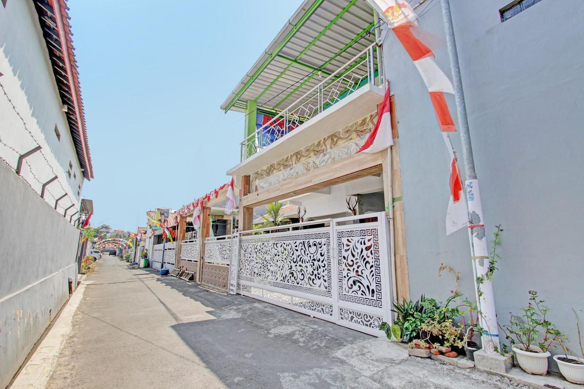 Capital O 92929 Hotel New Tirta Kencana Syariah Tegal  Exterior foto